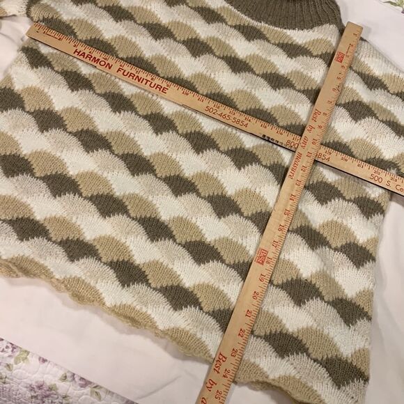 Fate Size Medium dropshoulder mock turtleneck brown, tan &cream pullover sweater - Picture 5 of 7